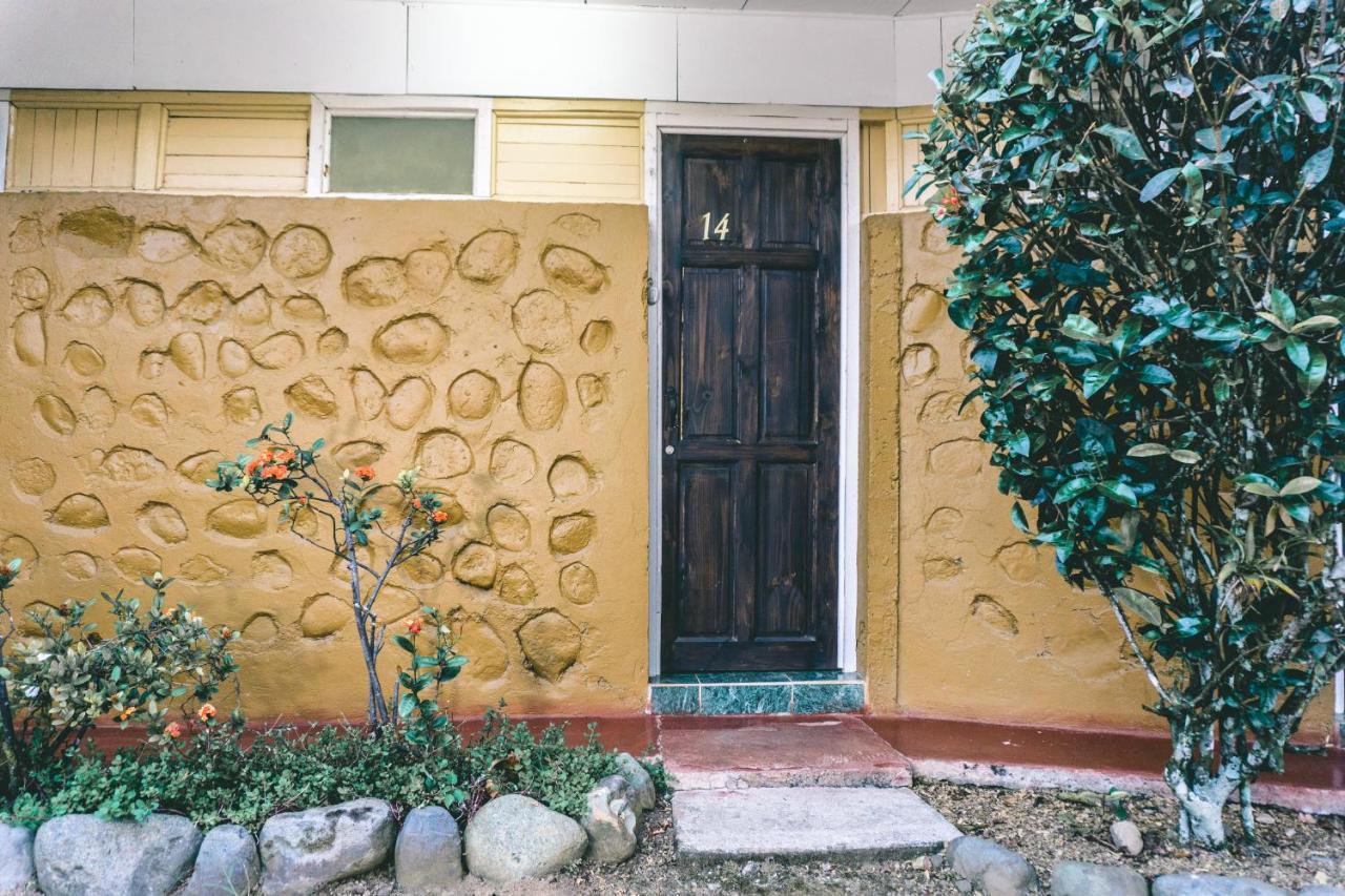 Cabinas EL PRADO San Isidro De El General Exterior foto